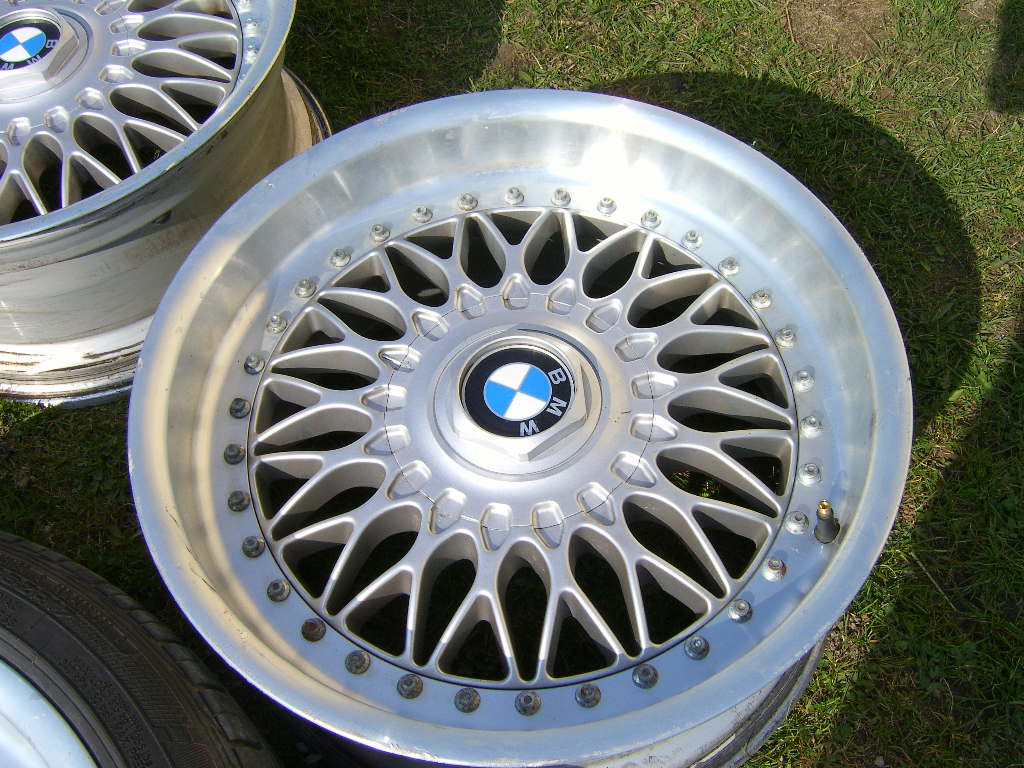2278157536_1.jpg