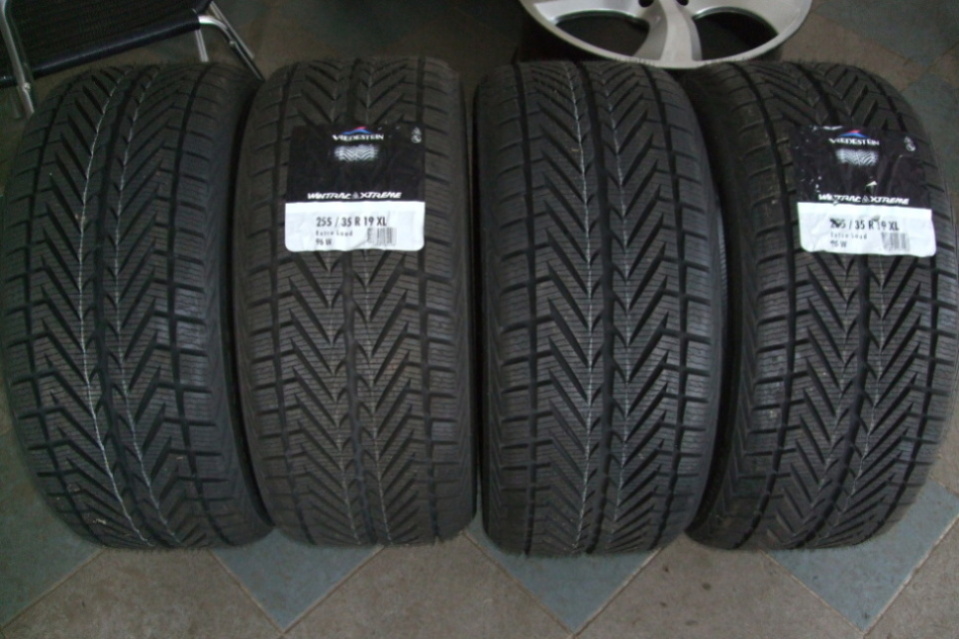 Prodám nové zimní pneu 255/35-19 Vredestein Wintrac Xtreme. Nyní cena dohodou 5200 Kč za kus.