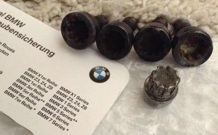 bmw screws.JPG