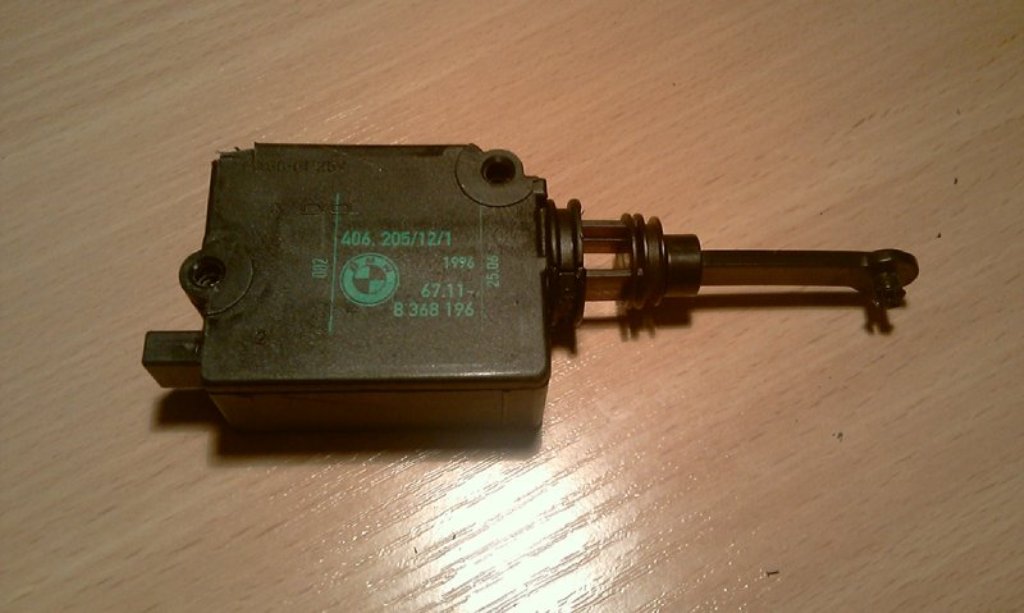 servomotorek