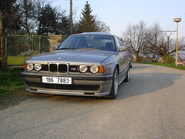 e34_manyp02.jpg
