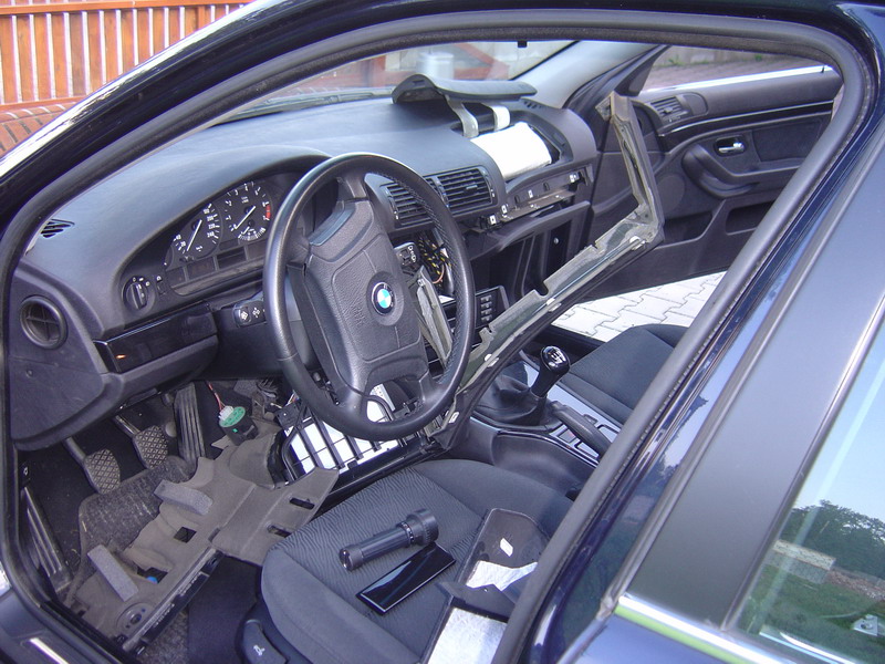e39 radio.jpg
