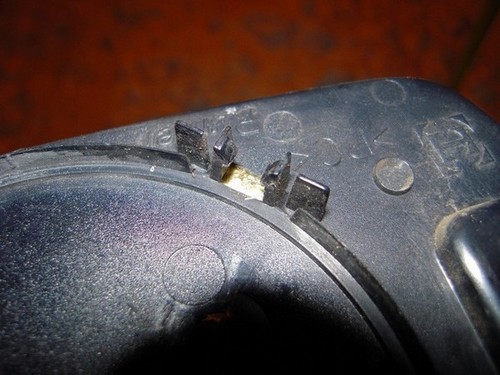 detail úchytu skla