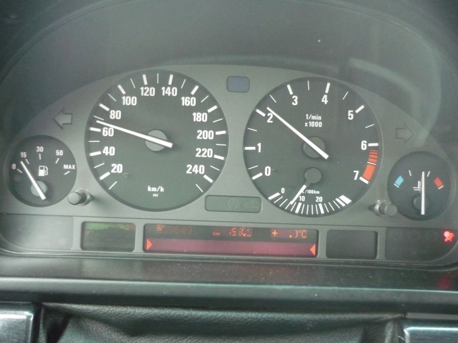 budíky bmw.JPG