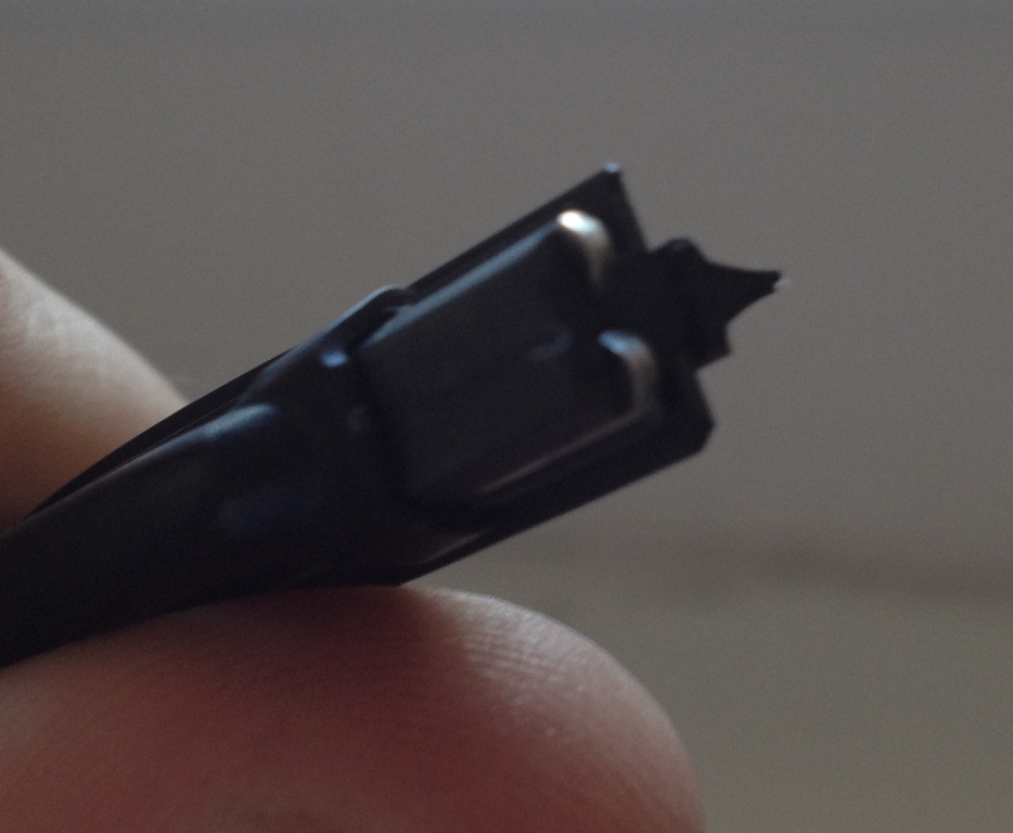 Dve lišty zo strán...