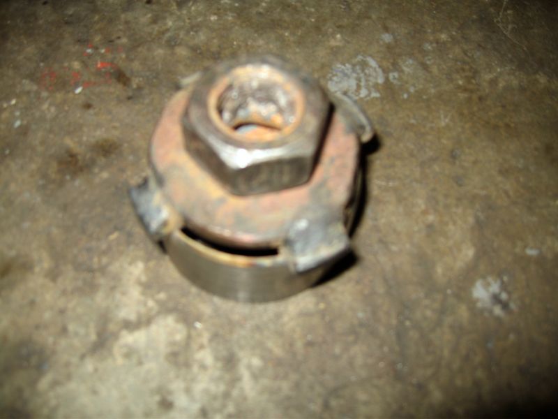 Přípravek na otáčeni klikou