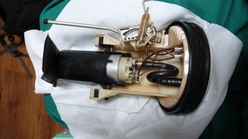 komplet se starym čerpadlem