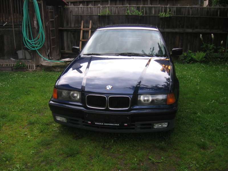 318i_blau 001.jpg