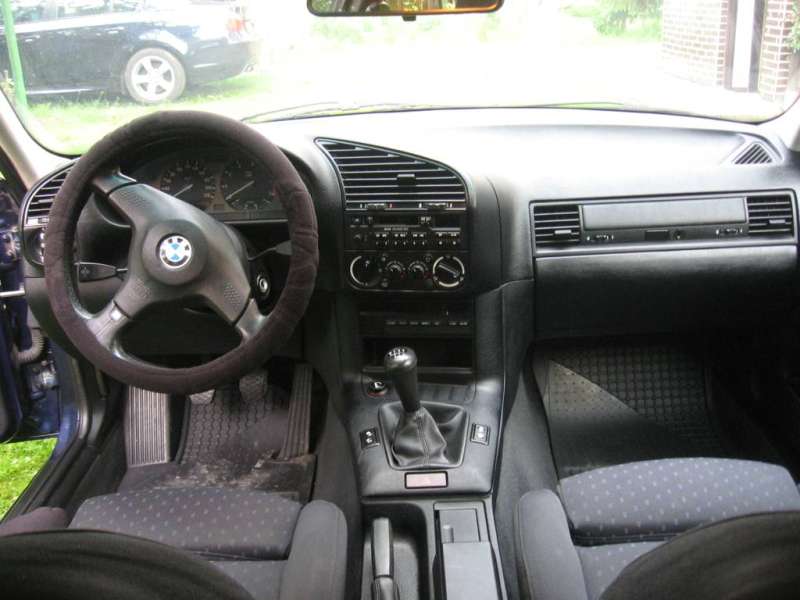 318i_blau 004.jpg