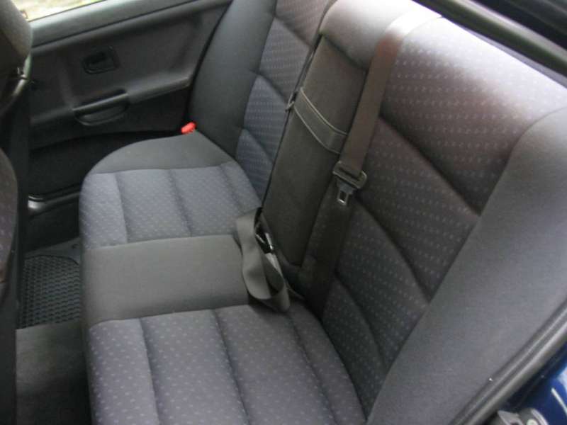 318i_blau 005.jpg