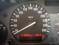 bmw_tachac.jpg