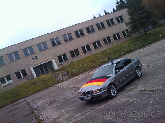 8394676dg.jpg