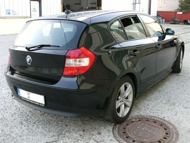 BMW_1_-_118D_2006_(2).JPG