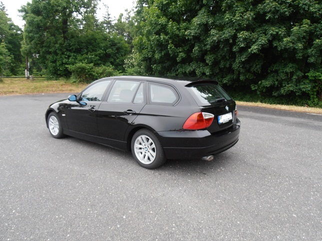 BMW7.jpg