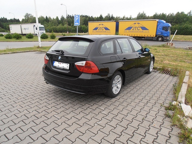 BMW3.jpg