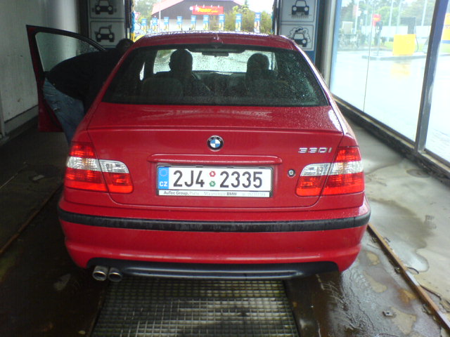 BMW-330i 003.jpg