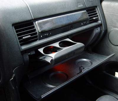 e36-drzakNapoju.JPG