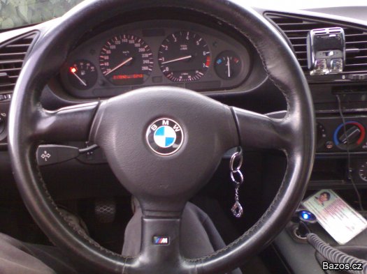 bmw M3 volant.jpg
