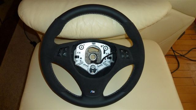 Alcantara-kůže-bílá niť dekor alča.JPG