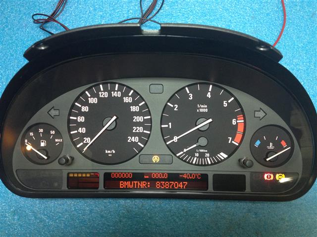 8 - budiky e39