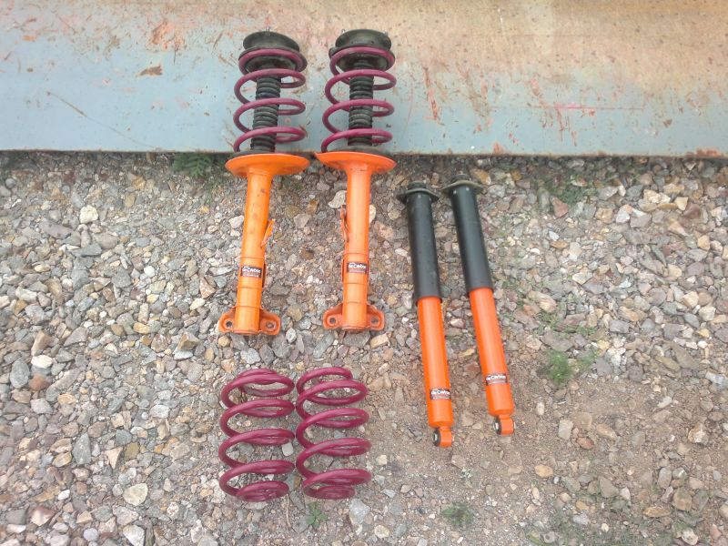 De Carbon podvozek na BMW e36
<br />Cena 6500,-