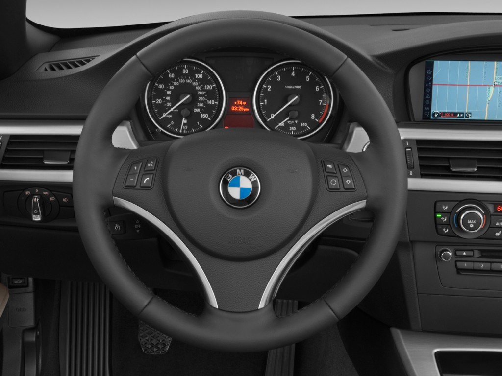 2011-bmw-3-series-2-door-convertible-335i-steering-wheel_100316829_l.jpg